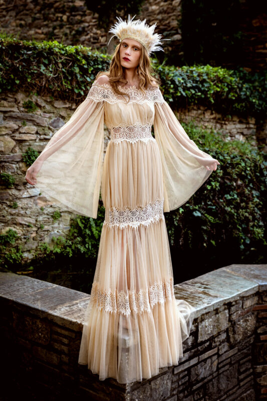 Celia Dragouni Feather Amazona wedding dress